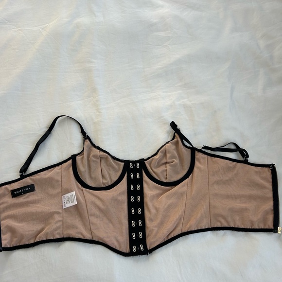 White Fox size medium lace front bustier - Picture 5 of 5